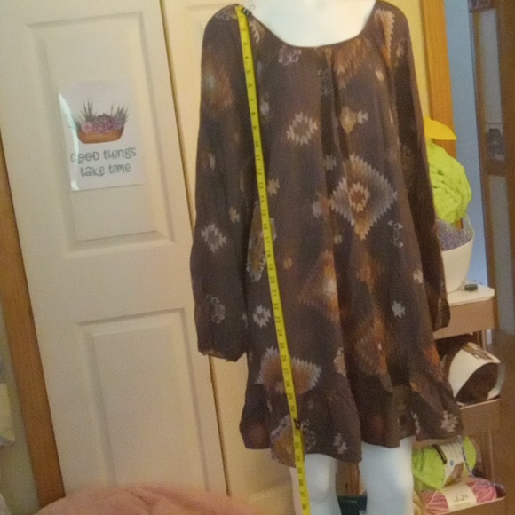 Criss-cross back dress - Picture 5 of 9